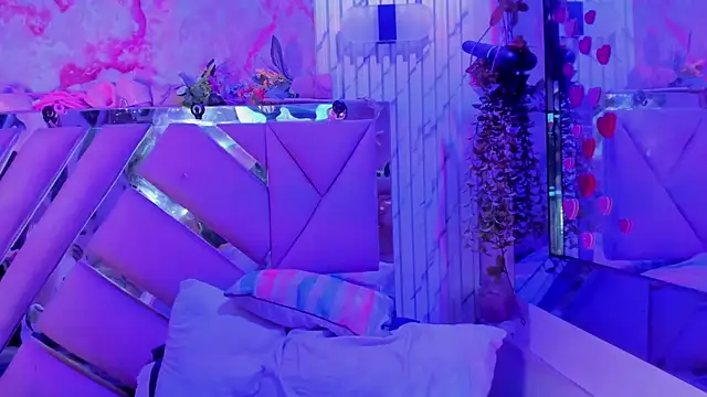 Akane Hikari  online show from 15, 4, 2026