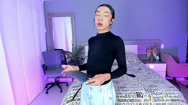 Alaiaguerra online show from 12, 10, 2025