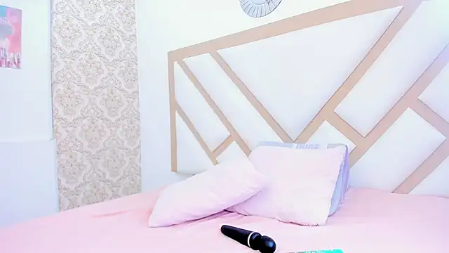 Amber-Sweett online show from 8, 10, 2025