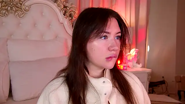 MeganStrain online show from 17, 12, 2025