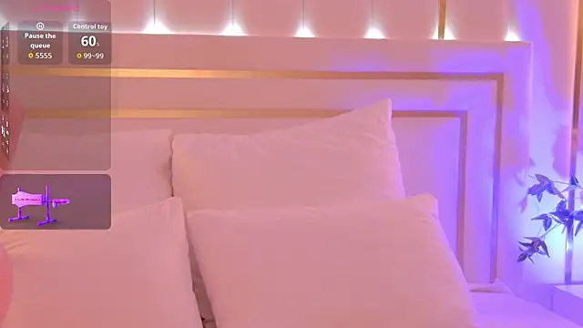 MeganStrain online show from 21, 10, 2025