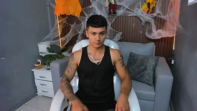 Snapshot of Leo_santoro chatting on 24, 10, 2025 Leo santoro online show from 24, 10, 2025