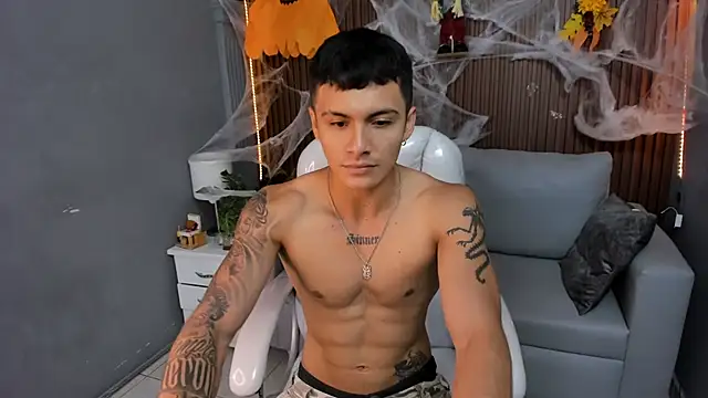 Snapshot of Leo_santoro chatting on 25, 10, 2025 Leo santoro online show from 25, 10, 2025