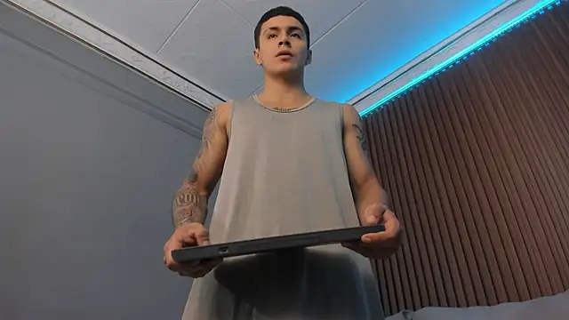 Snapshot of Leo_santoro chatting on 16, 9, 2025 Leo santoro online show from 16, 9, 2025