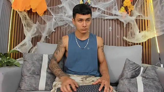 Snapshot of Leo_santoro chatting on 31, 10, 2025 Leo santoro online show from 31, 10, 2025