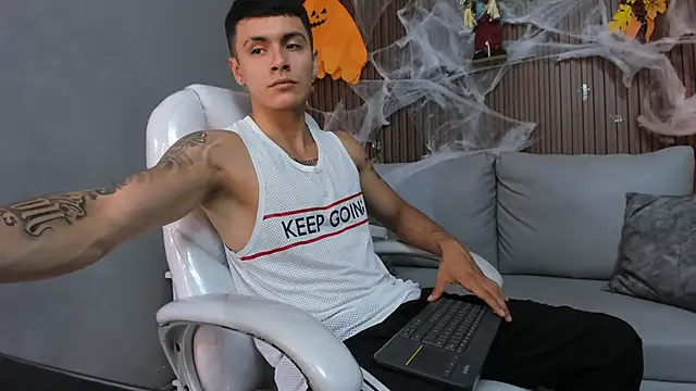 Snapshot of Leo_santoro chatting on 26, 10, 2025 Leo santoro online show from 26, 10, 2025