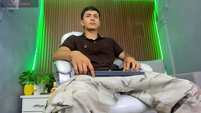 Leo santoro online show from 4, 12, 2025