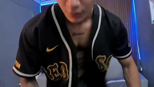 Snapshot of Leo_santoro chatting on 7, 10, 2025 Leo santoro online show from 7, 10, 2025