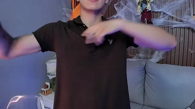 Snapshot of Leo_santoro chatting on 14, 10, 2025 Leo santoro online show from 14, 10, 2025