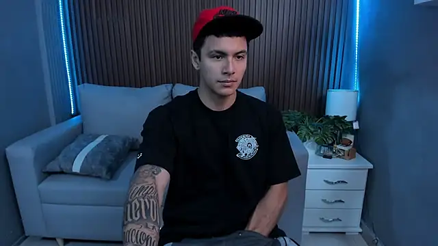 Snapshot of Leo_santoro chatting on 22, 9, 2025 Leo santoro online show from 22, 9, 2025