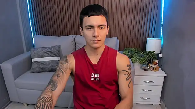 Snapshot of Leo_santoro chatting on 18, 9, 2025 Leo santoro online show from 18, 9, 2025