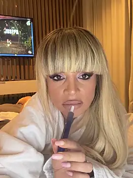 BOO D online show from 4, 10, 2025