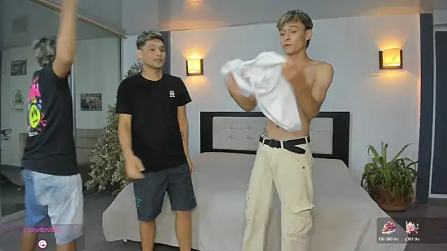 Bisexlifehot   online show from 29, 11, 2025