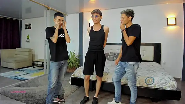 Bisexlifehot   online show from 12, 9, 2025