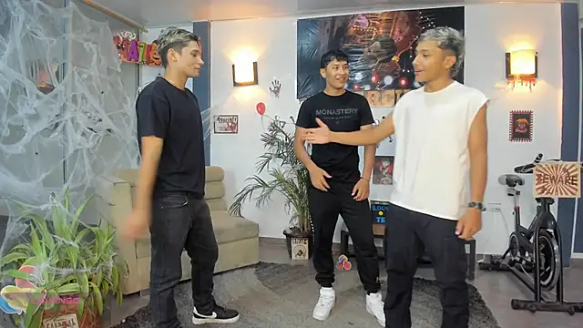 Bisexlifehot   online show from 26, 10, 2025