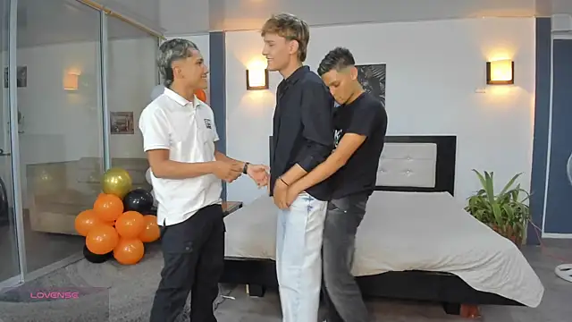 Bisexlifehot   online show from 21, 11, 2025