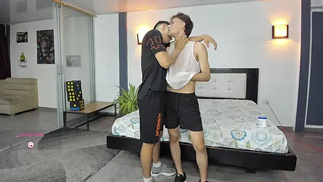 Bisexlifehot   online show from 4, 10, 2025