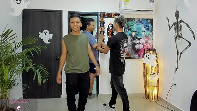 Bisexlifehot   online show from 12, 10, 2025