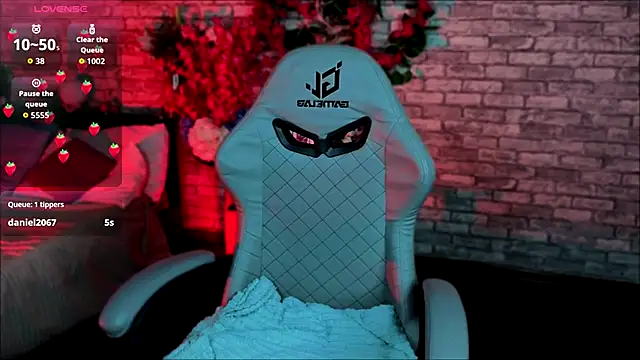 Mira Fyre online show from 13, 10, 2025