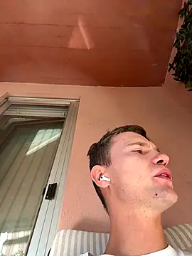 Snapshot of Italy_sex_boy chatting on 1, 10, 2025 Italy sex boy online show from 1, 10, 2025