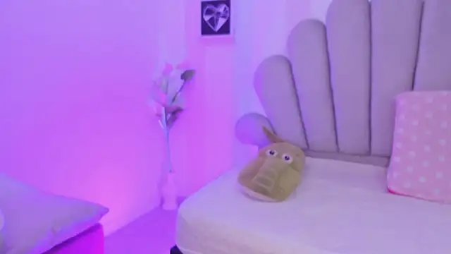 Amy Bunnie 18 online show from 17, 1, 2026