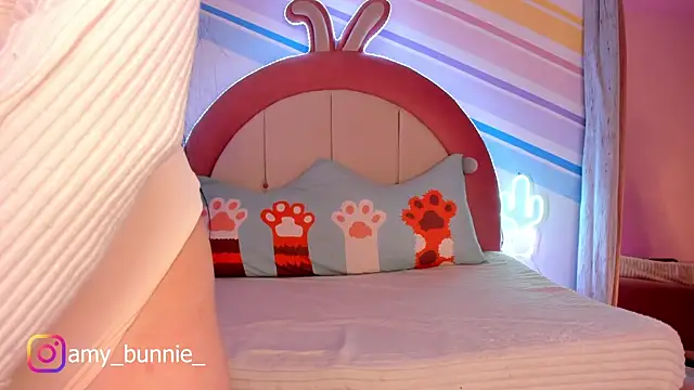 Amy Bunnie 18 online show from 16, 9, 2025