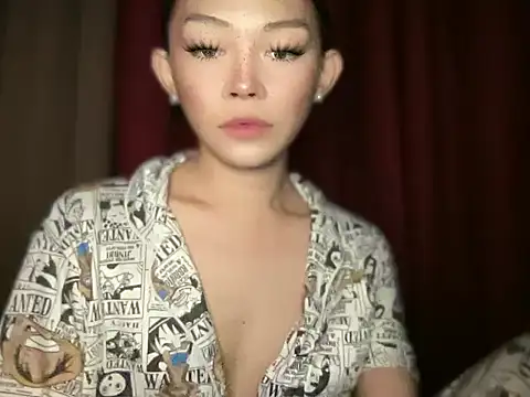 Mysterious tgirl online show from 15, 4, 2026