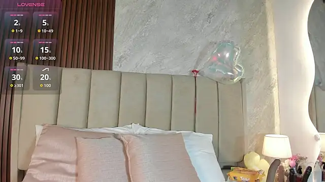  Cris Spicy  online show from 6, 4, 2026