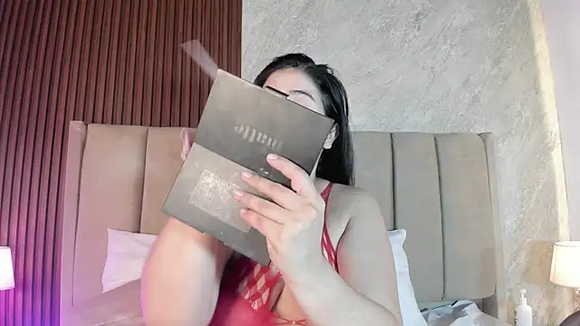 Snapshot of _Cris_Spicy_ chatting on 8, 5, 2026 Cris Spicy online show from 8, 5, 2026