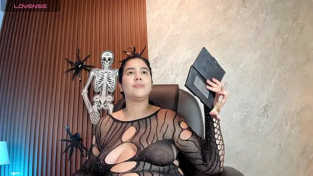  Cris Spicy  online show from 28, 10, 2025