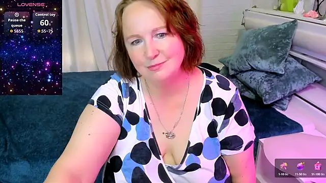 Snapshot of WifeyXRated chatting on 3, 7, 2026 WifeyXRated online show from 3, 7, 2026