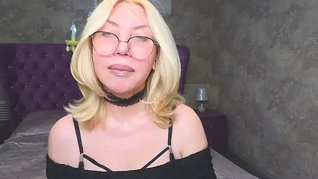 Snapshot of Wendy_Waves chatting on 11, 6, 2026 Wendy Waves online show from 11, 6, 2026