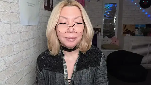 Wendy Waves online show from 2, 10, 2025