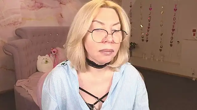 Wendy Waves online show from 21, 10, 2025