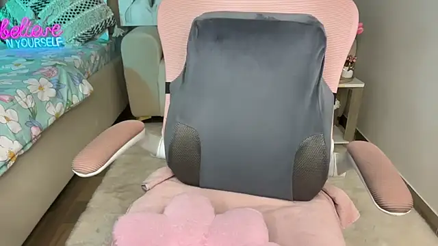 Hot vibes143 online show from 10, 2, 2026