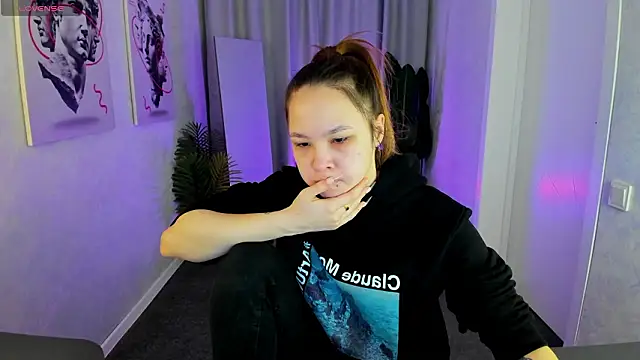 Lori Blossom online show from 17, 2, 2026