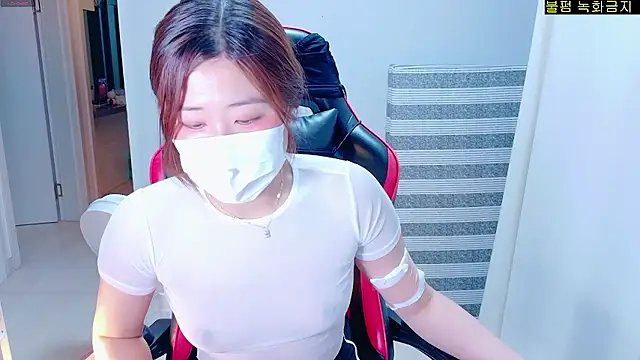 Snapshot of hyeony_s96 chatting on 21, 9, 2025 hyeony s96 online show from 21, 9, 2025