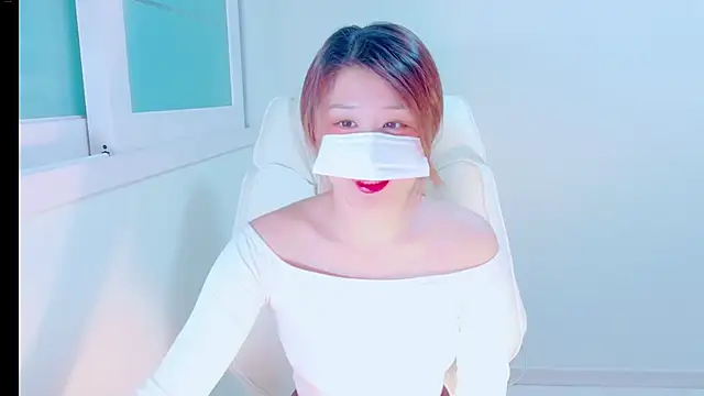 Snapshot of hyeony_s96 chatting on 28, 10, 2025 hyeony s96 online show from 28, 10, 2025