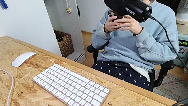 Snapshot of BenReich chatting on 10, 11, 2025 BenReich online show from 10, 11, 2025