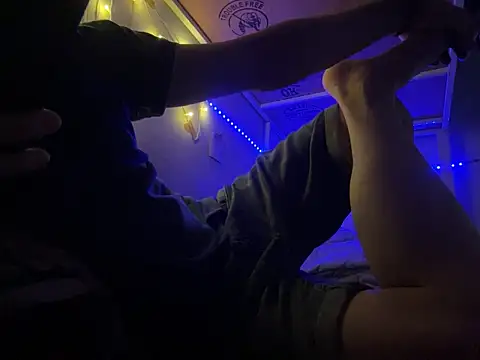 FitNhot sam online show from 4, 10, 2025