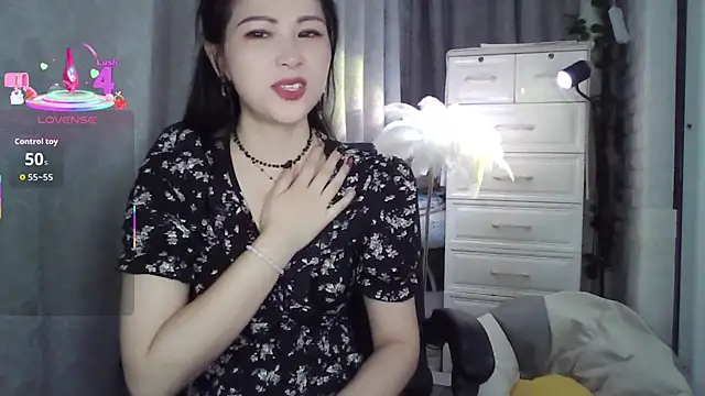 qinerOIO online show from 16, 9, 2025