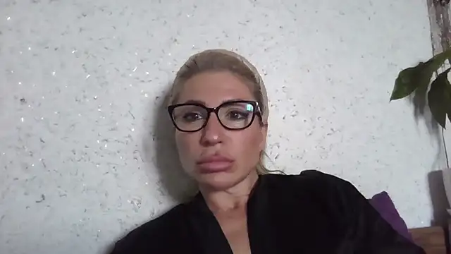 Snapshot of fox_red_lady7 chatting on 15, 5, 2026 fox red lady7 online show from 15, 5, 2026