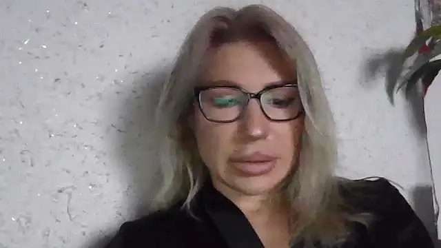 fox red lady7 online show from 11, 4, 2026