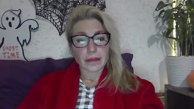 fox red lady7 online show from 4, 11, 2025