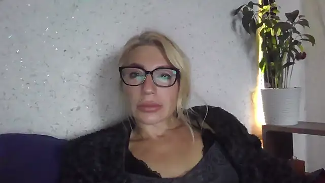 fox red lady7 online show from 9, 10, 2025