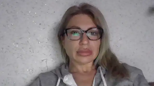 fox red lady7 online show from 10, 4, 2026