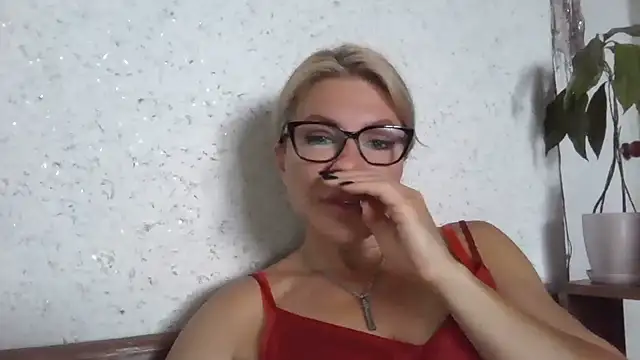Snapshot of fox_red_lady7 chatting on 29, 5, 2026 fox red lady7 online show from 29, 5, 2026