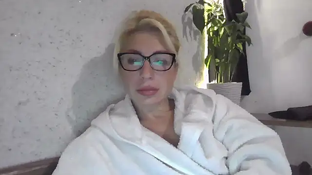 fox red lady7 online show from 8, 10, 2025