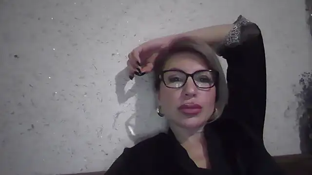 fox red lady7 online show from 13, 3, 2026