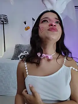 LUNAA    online show from 21, 10, 2025